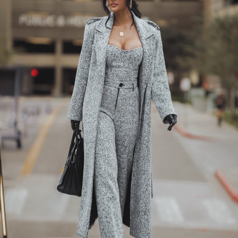 Grey very warm trench coat! Fits great!